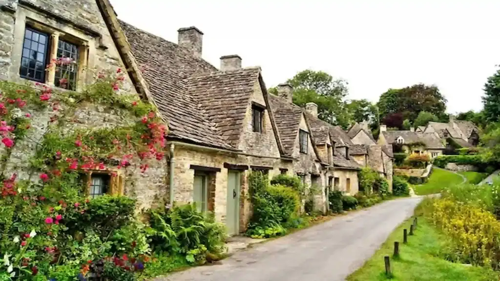 Prettiest villages in the cotswolds, Arlington row