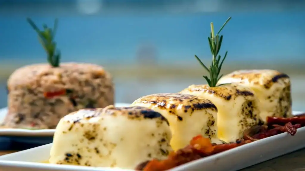 Traditional Swiss cuisine, Baked cheese