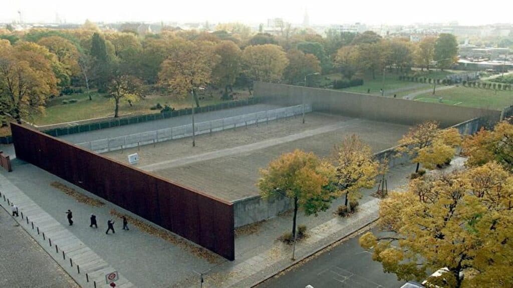 Tourist places in Berlin Germany, Berlin Wall Memorial