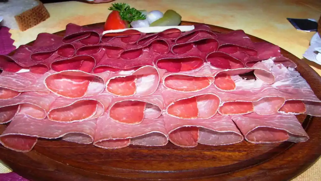 Traditional Swiss cuisine, Bรผndner Fleisch
