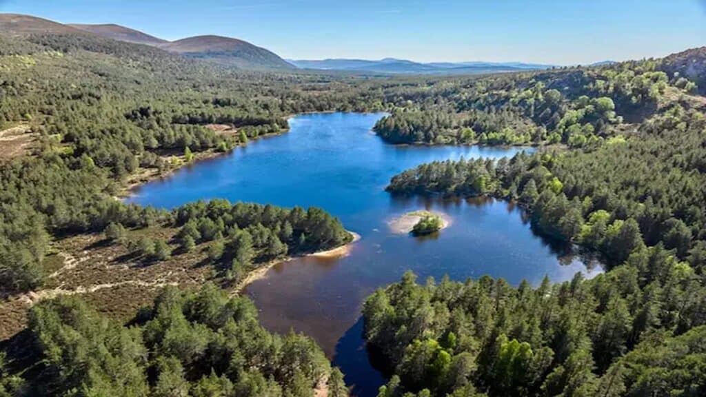 Does Scotland have mountains, Cairngorms National Park.