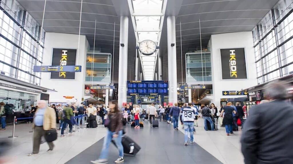 Copenhagen vs Stockholm, Copenhagen airport