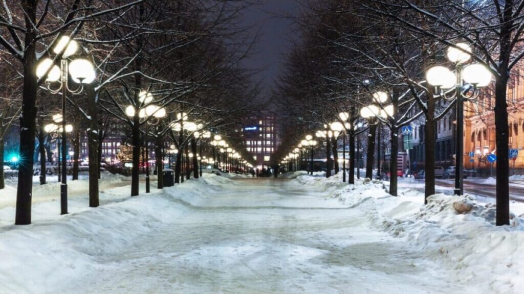 Copenhagen vs Stockholm, winter snow