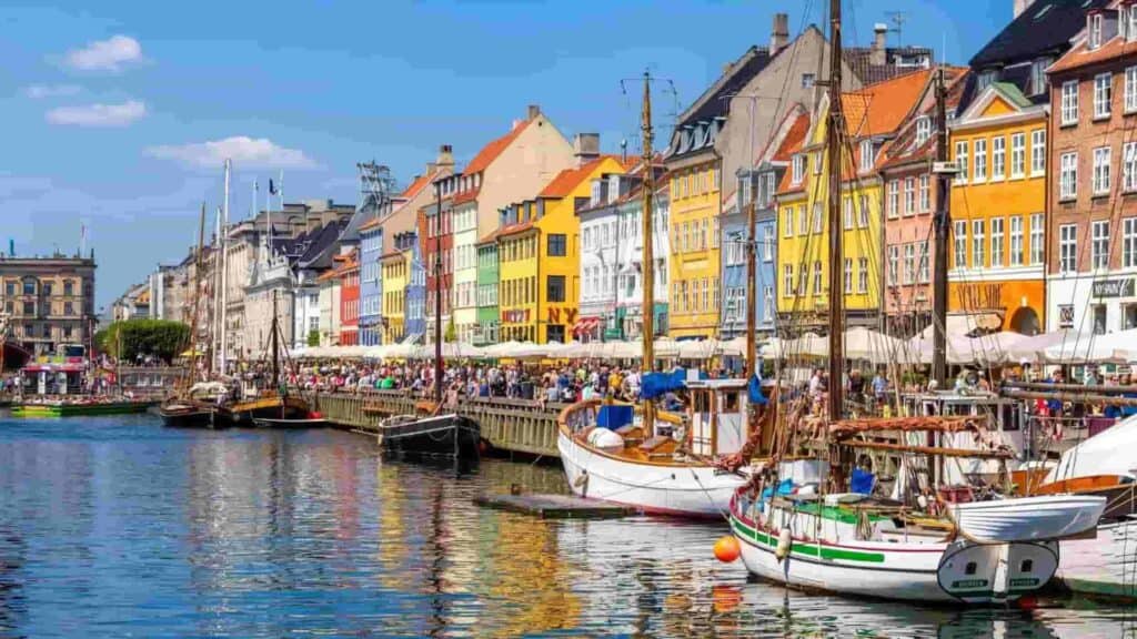 Denmark tourist sites, Nyhavn daytime