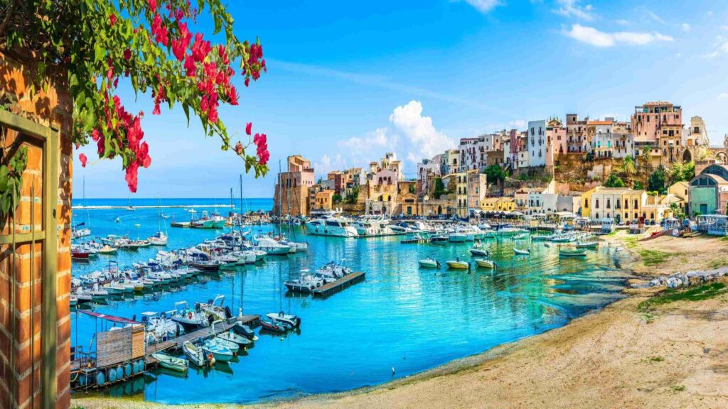 Famous Sites in Italy, Sicily harbour