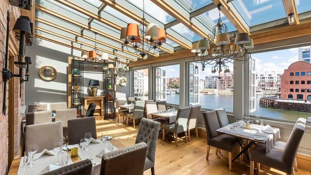 Poland nightlife, Goldwasser Restaurant