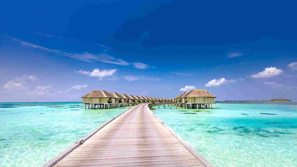 Maldivian seaplanes, bungalows