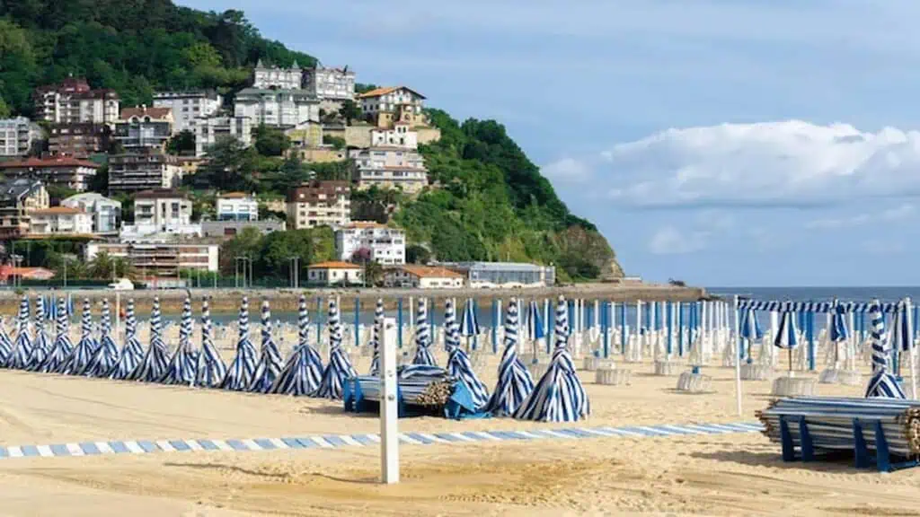 Attractions in San Sebastian Spain, Ondarreta beach