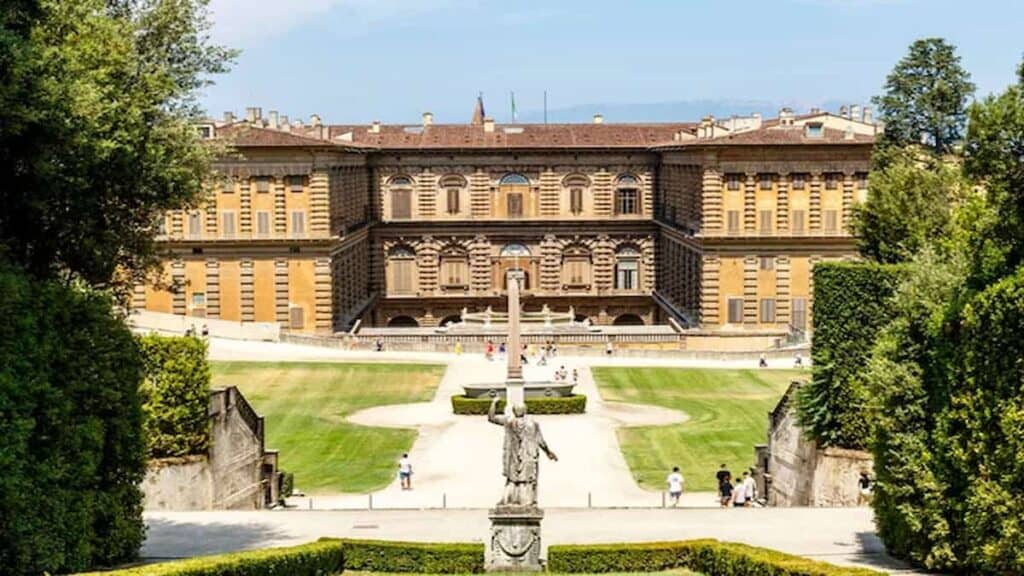 Must see places in Florence Italy, Pitti Palace.