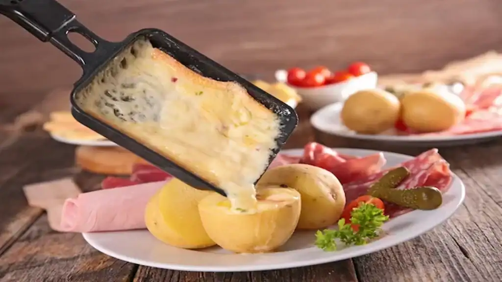 Traditional Swiss cuisine, Raclette