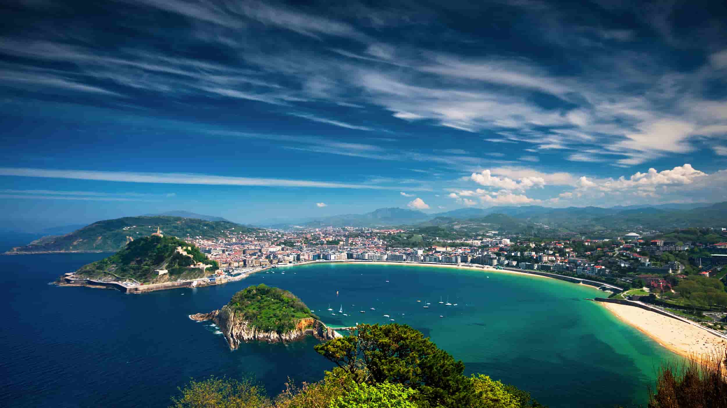 Attractions in San Sebastian Spain, main beach area
