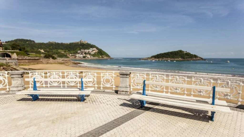 Attractions in San Sebastian Spain, La Concha Beach