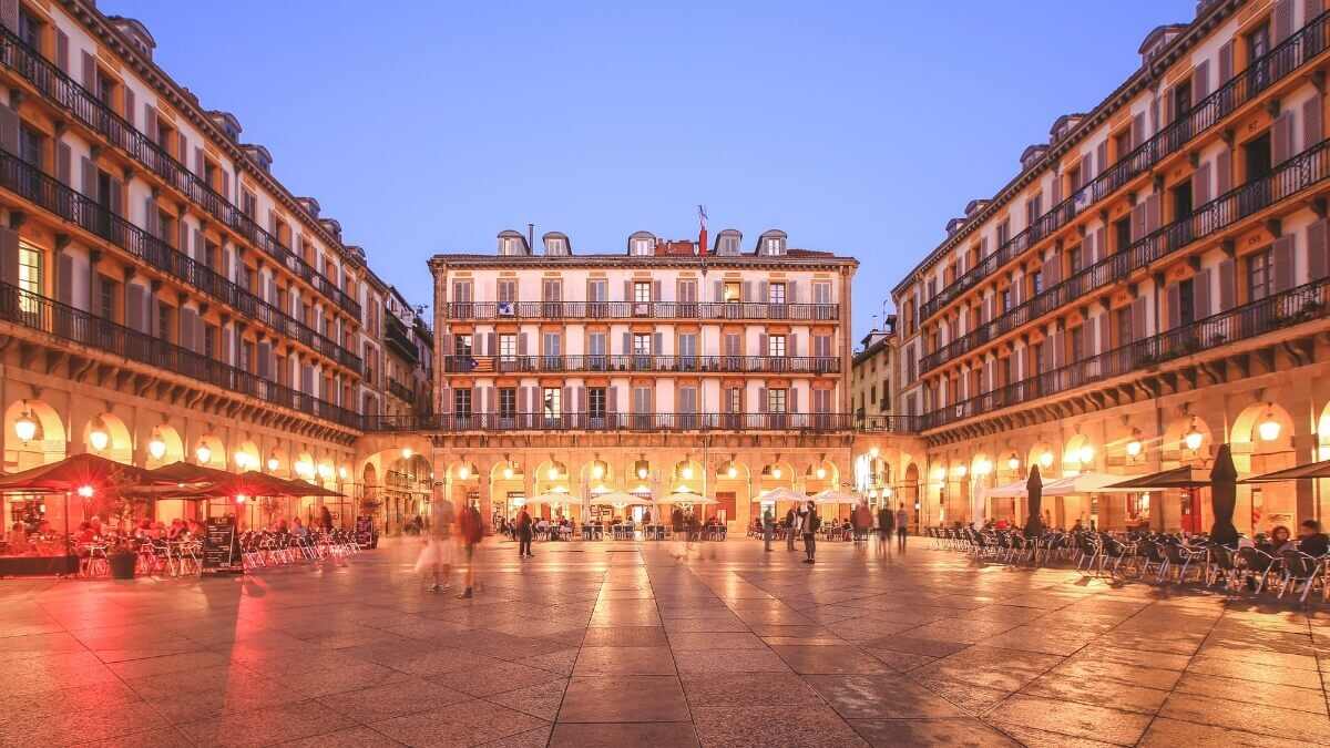 San Sebastian attractions, La Constitucion