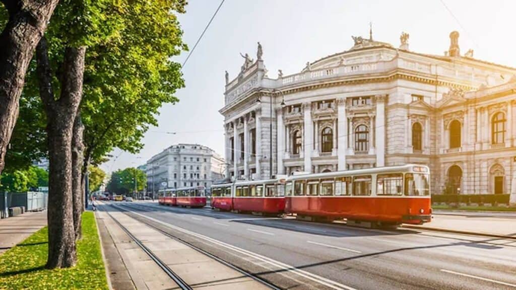 Is Vienna expensive to visit, tram