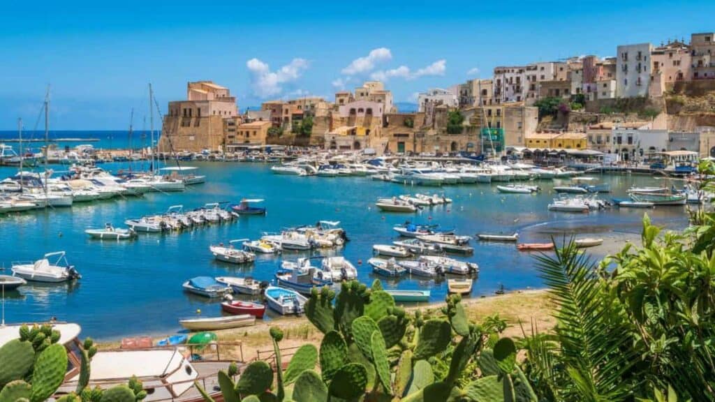 Towns and cities in Sicily, Castellammare del Golfo