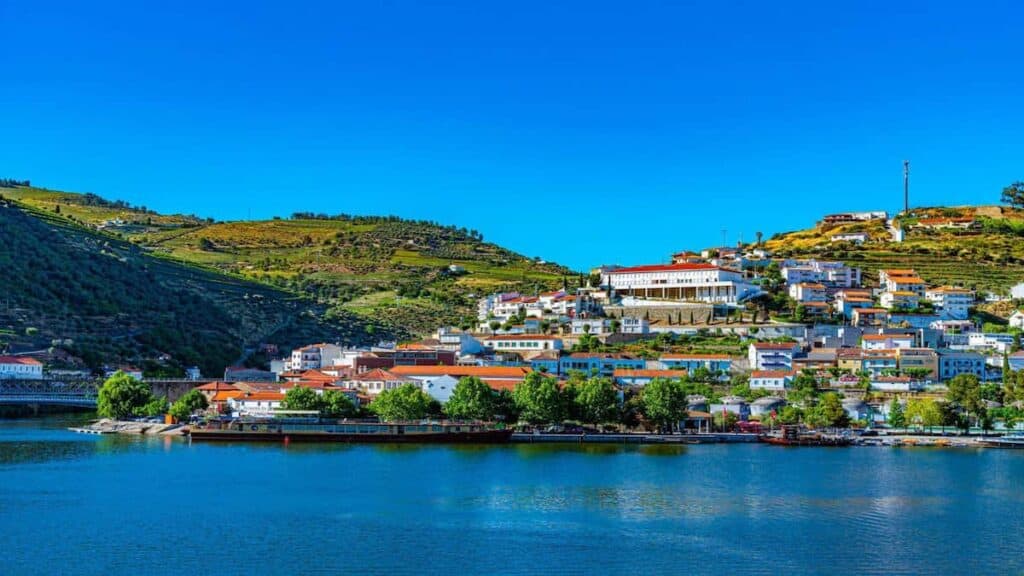 4 day Porto itinerary, Dom Luรญs I Bridge over the Douro River
