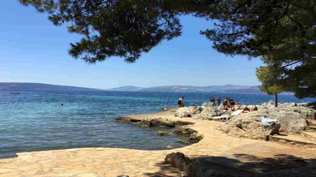 Beaches of Split Croatia, Flat sunbathing platforms at Bene Beach