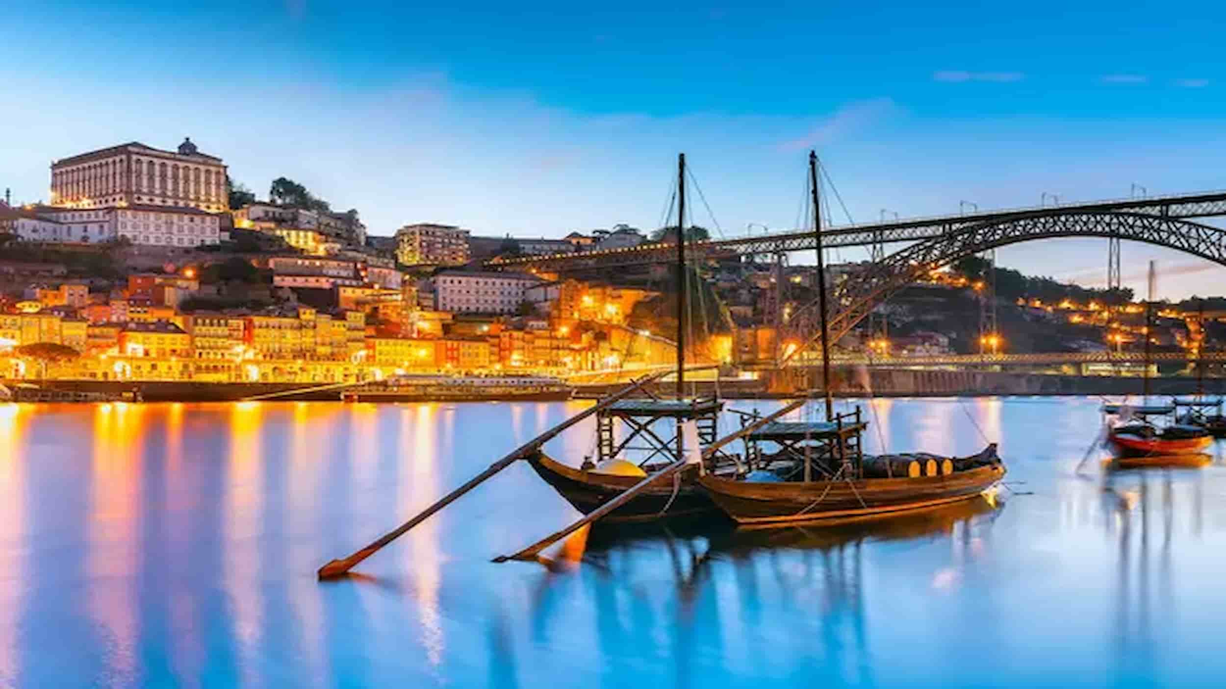 Sightseeing in Porto Portugal, Douro river