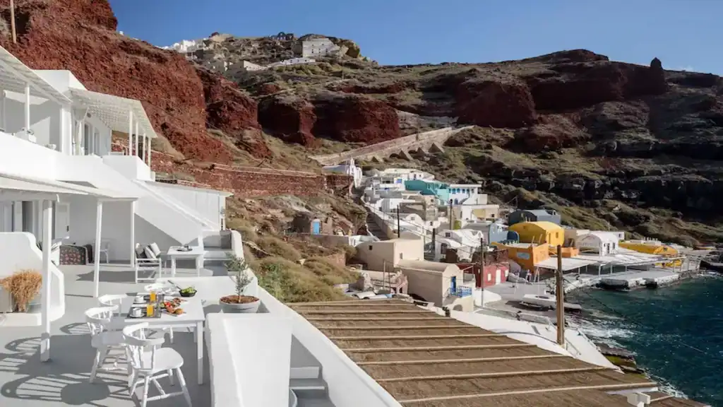 Accommodation in Oia Santorini Greece, Amoudi Villas