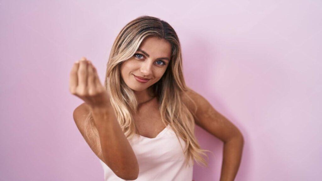 Italian customs and traditions, gestures