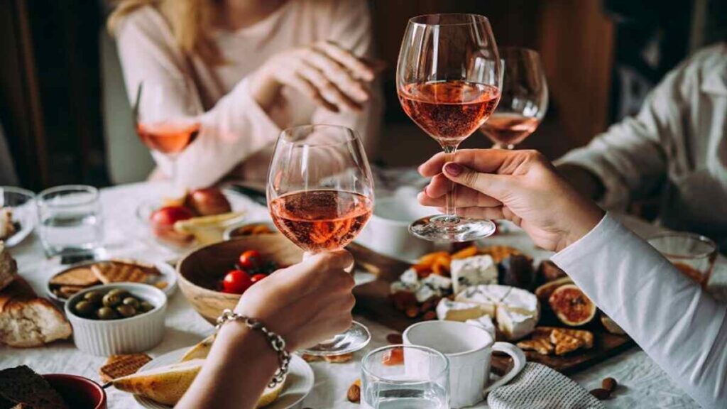 Italy food traditions, dining etiquette, Italian wine