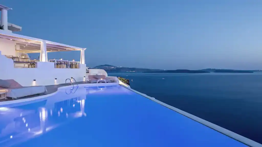 Accommodation in Oia Santorini Greece, Katikies Hotel