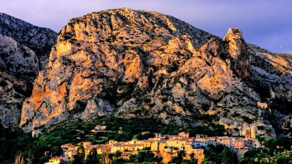 Best towns Provence France, Moustiers Sainte Marie village