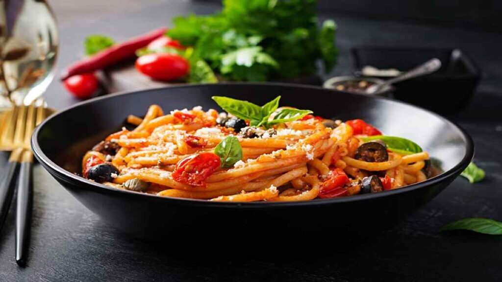 Italy food traditions, Spaghetti alla puttanesca