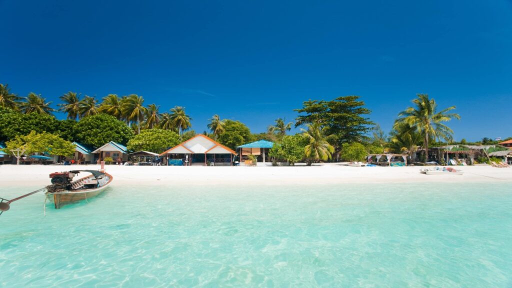 Koh Lipe Satun Thailand, bungalows on beach