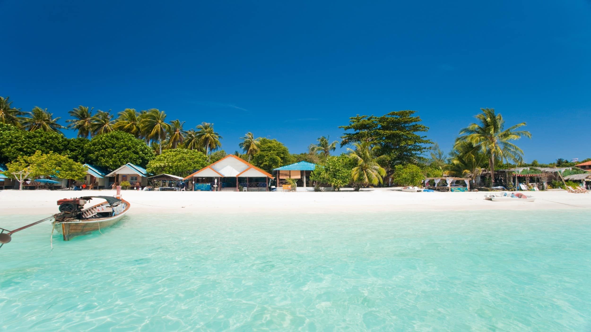 Koh Lipe Satun Thailand, bungalows on beach