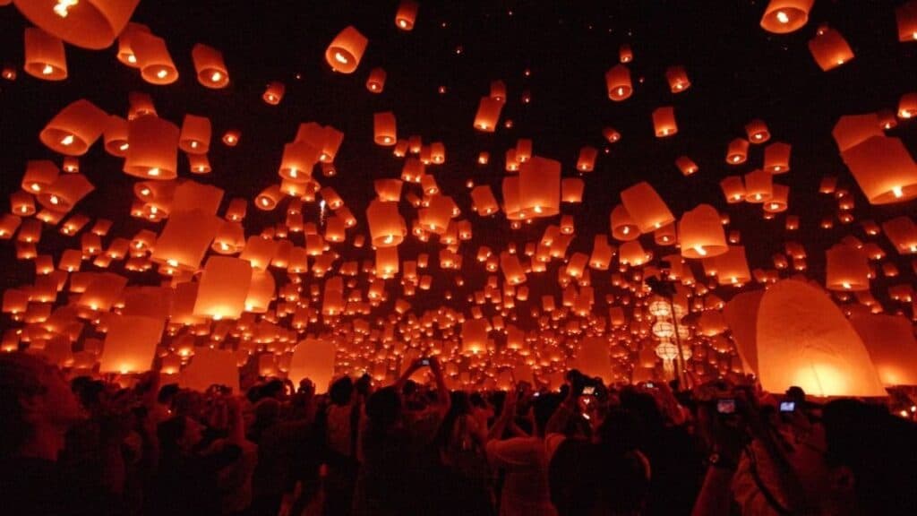 Prettiest Thai islands, Loy Krathong floating lantern festival