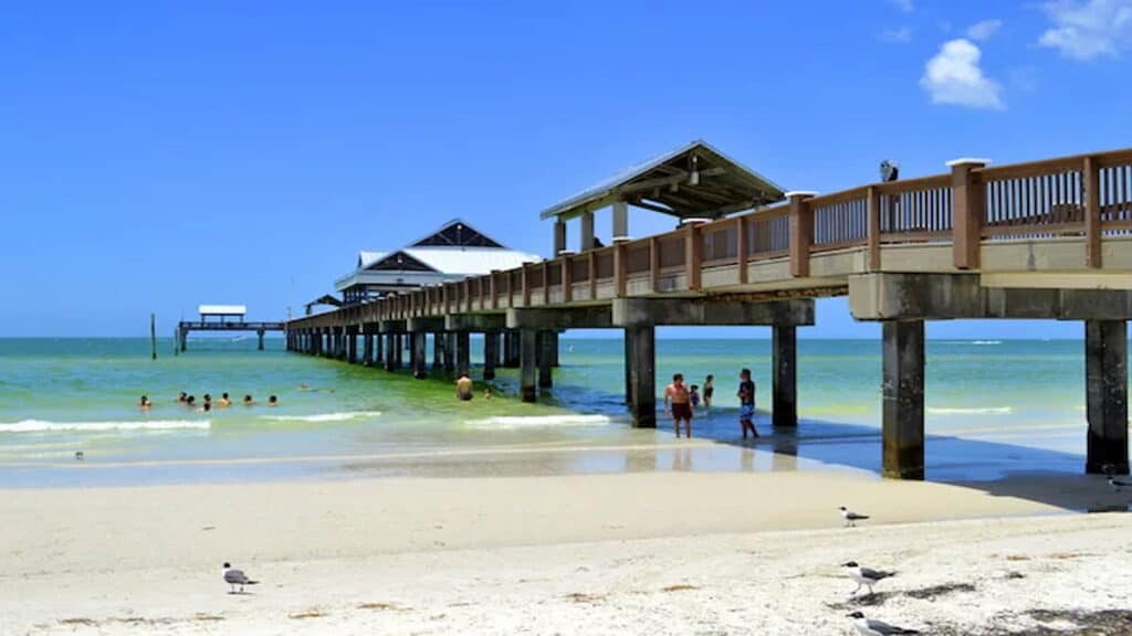 Popular places in Florida, Clearwater Beach Pier 60