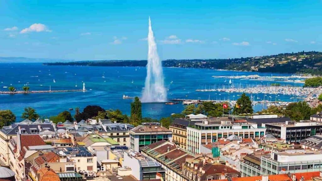 Tourist places in Geneva Switzerland, fountain in Geneva