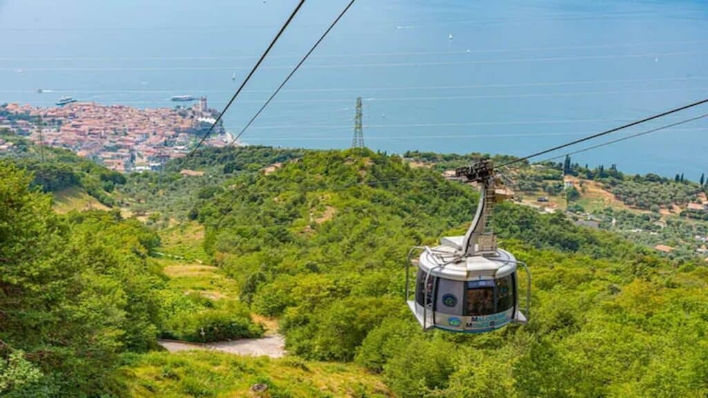 Tourist places in Geneva Switzerland, cable car
