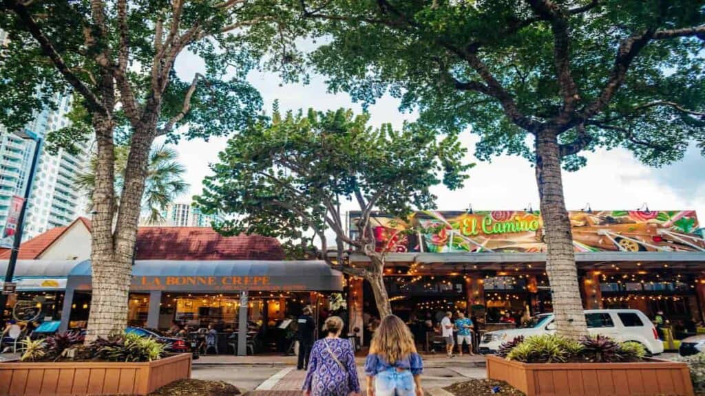 Fun Attractions in Fort Lauderdale, Las Olas Boulevard