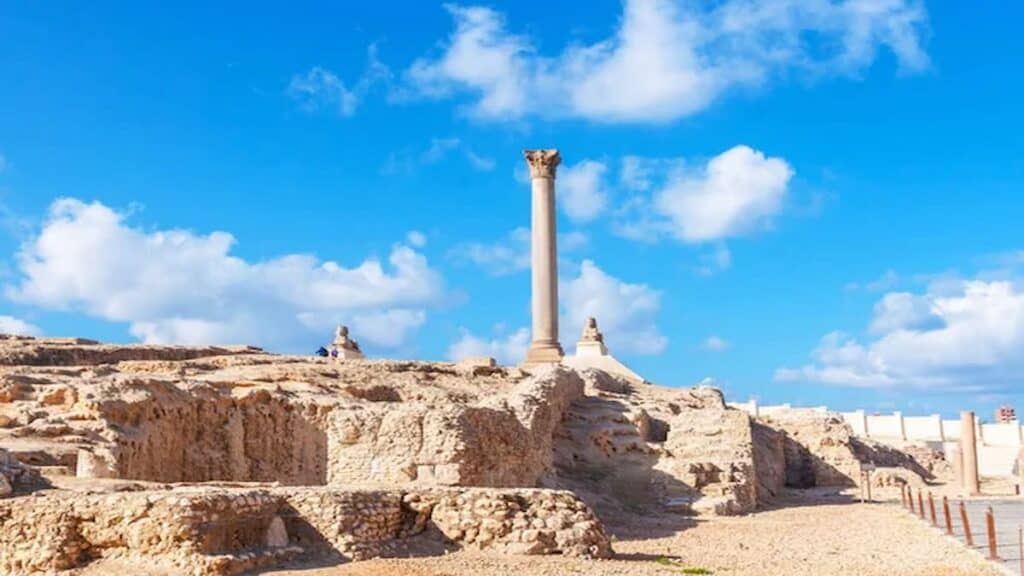 Attractions in Alexandria Egypt, Pompeys pillar