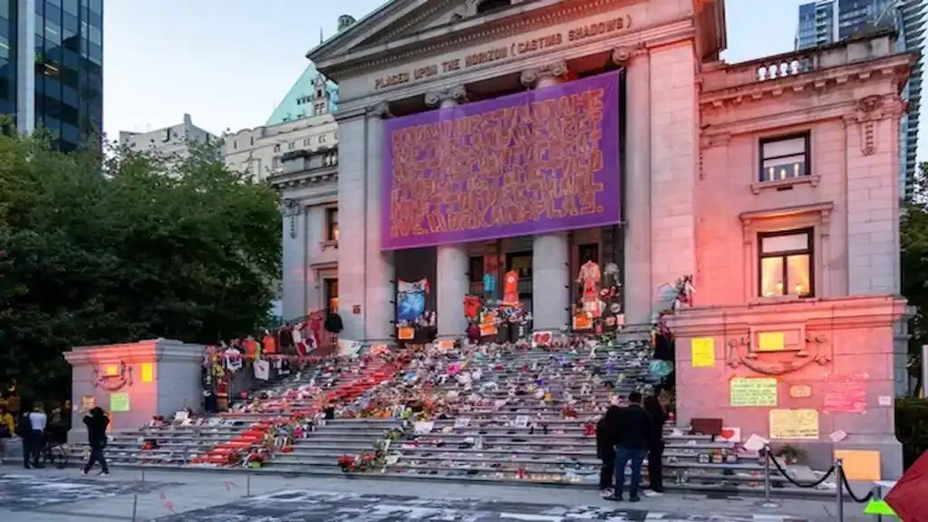 Vancouver City Tourist Attractions, Vancouver Art Gallery