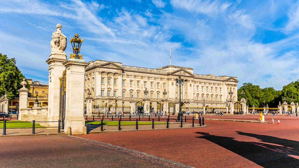 sightseeing places in England, Buckingham Palace