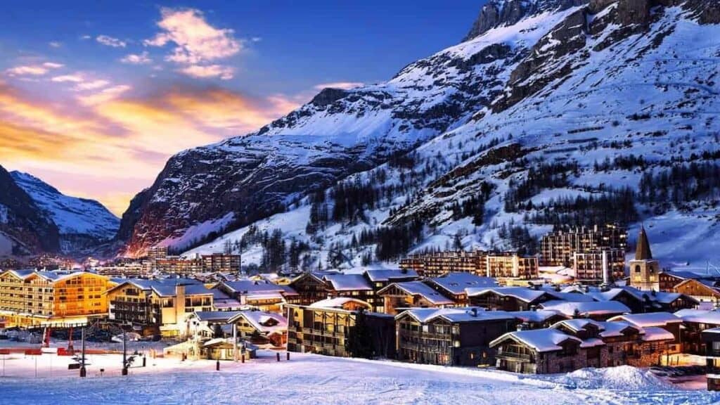 Snowy vacation spots, Val d'Isère