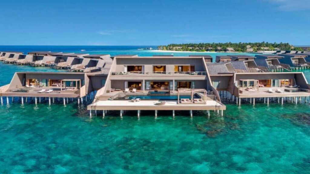 Luxury Resorts in Maldives for Honeymoons, st. regis maldives vommuli