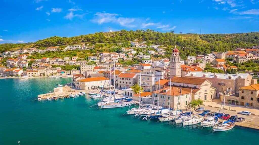 Inexpensive summer getaways, Puฤiลกฤa on Braฤ