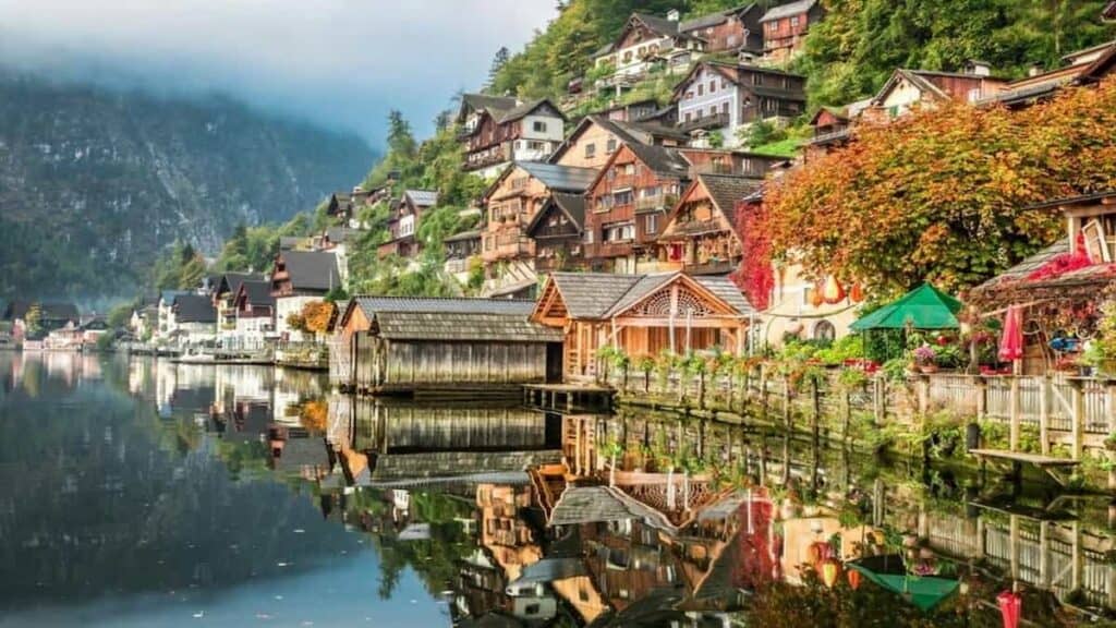 Linz Austria tourist attractions, Hallstatt lake village
