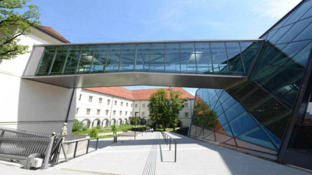 Linz Austria tourist attractions, schlossmuseum
