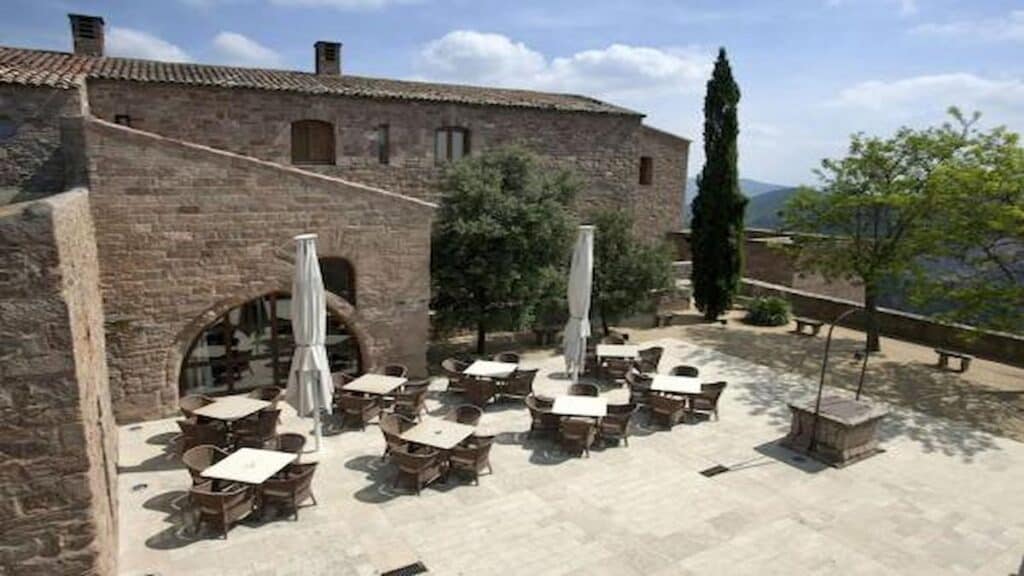 Best Paradores for food, Parador de Cardona castle