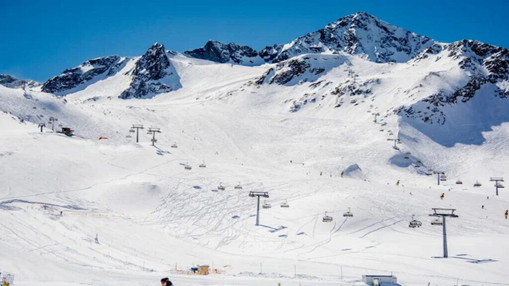 Places to visit in Innsbruck, Stubai Glacier skiing