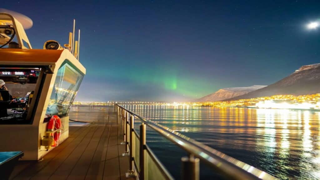 Norwegian Aurora Borealis, Fjellheisen cable car.