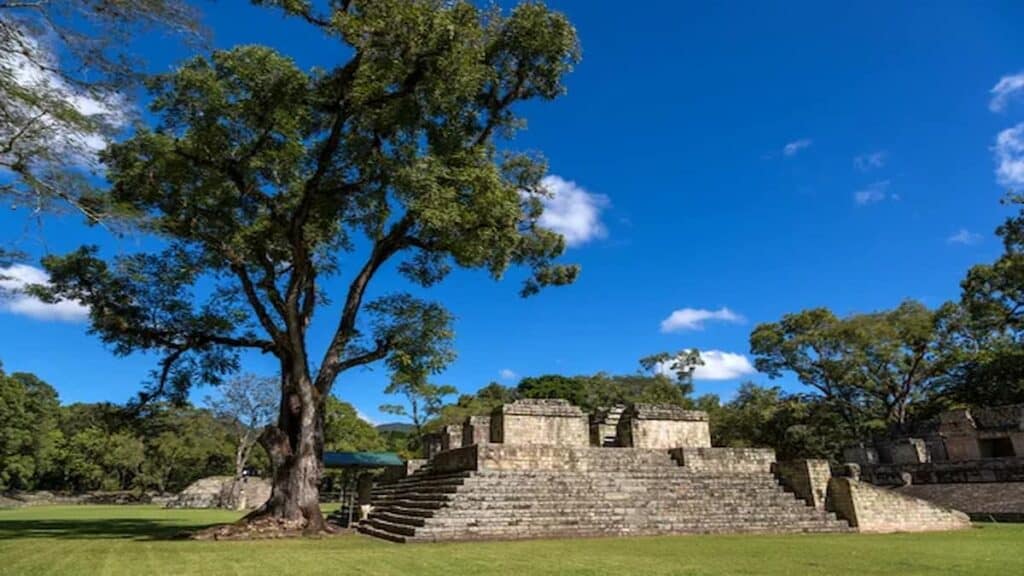 Honduras tourism and attractions, Mayan ruins