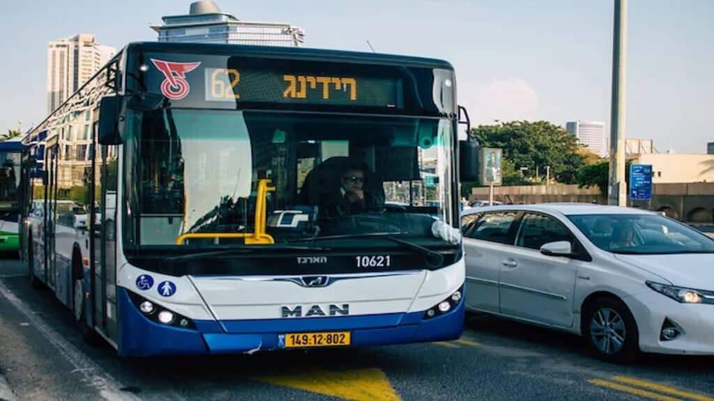 Jerusalem vs Tel Aviv, transport