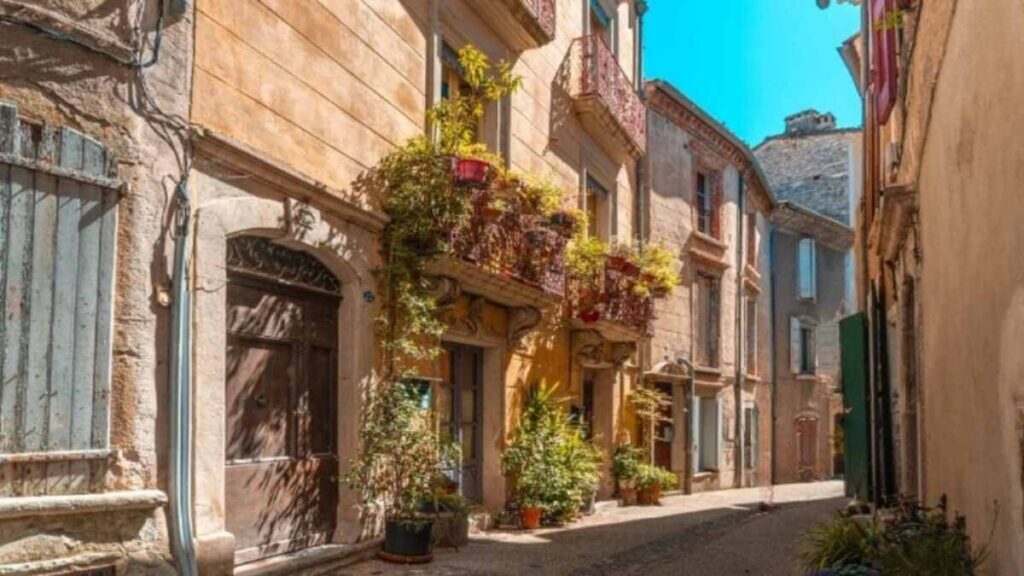 Amazing facts about France, French town