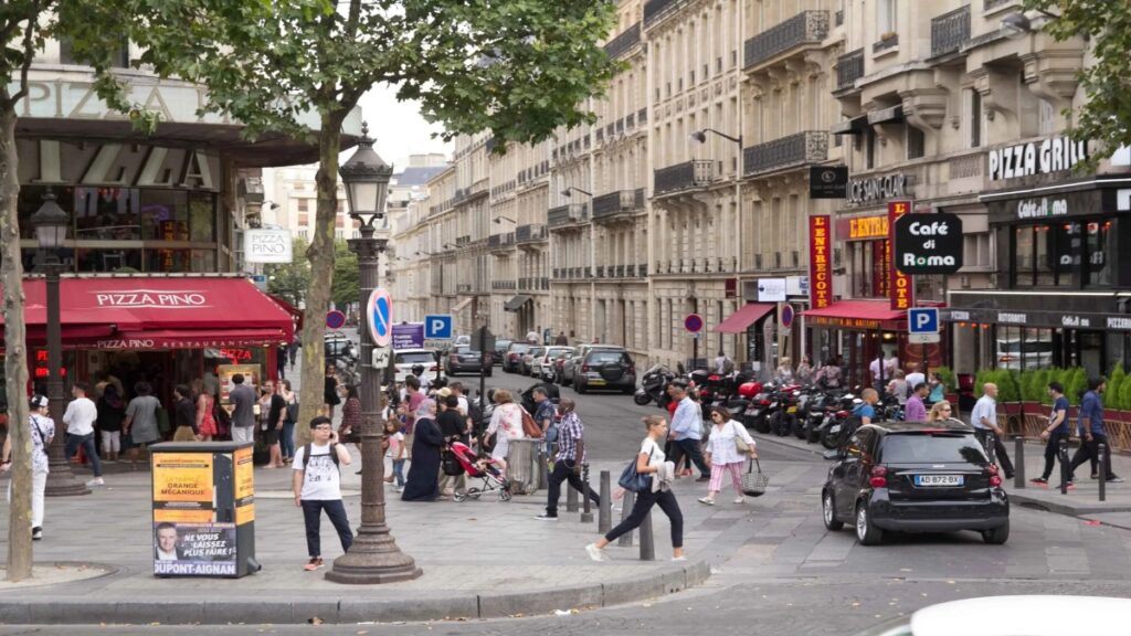 Amazing facts about France, Pedestrian Crossings